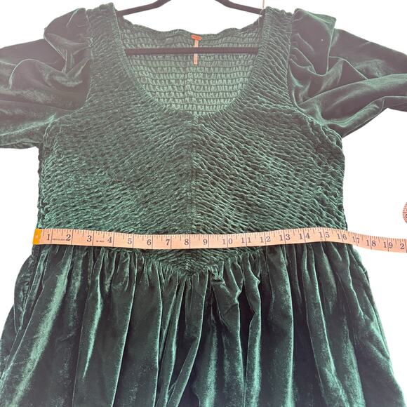 Free People Farrier A-Line Smocked Velvet Mini Dress Green Large Christmas Photo - Picture 16 of 16